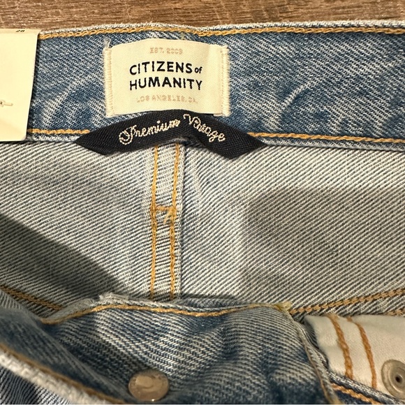 Citizens of Humanity Eva Distressed Jeans - Picture 4 of 8